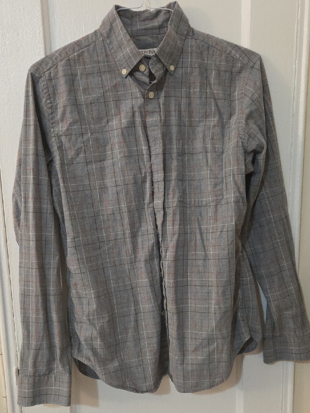 Merona Gray Plaid Button-Down Shirt with Subtle Red Accents Mens Medium